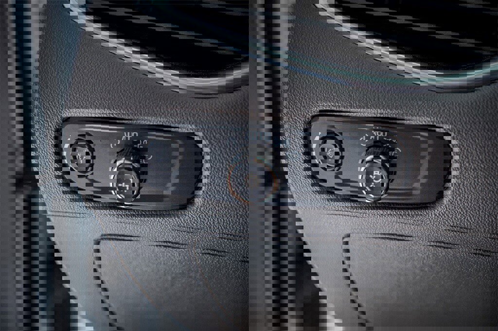 Used 2024 Chevrolet Malibu LT image 20