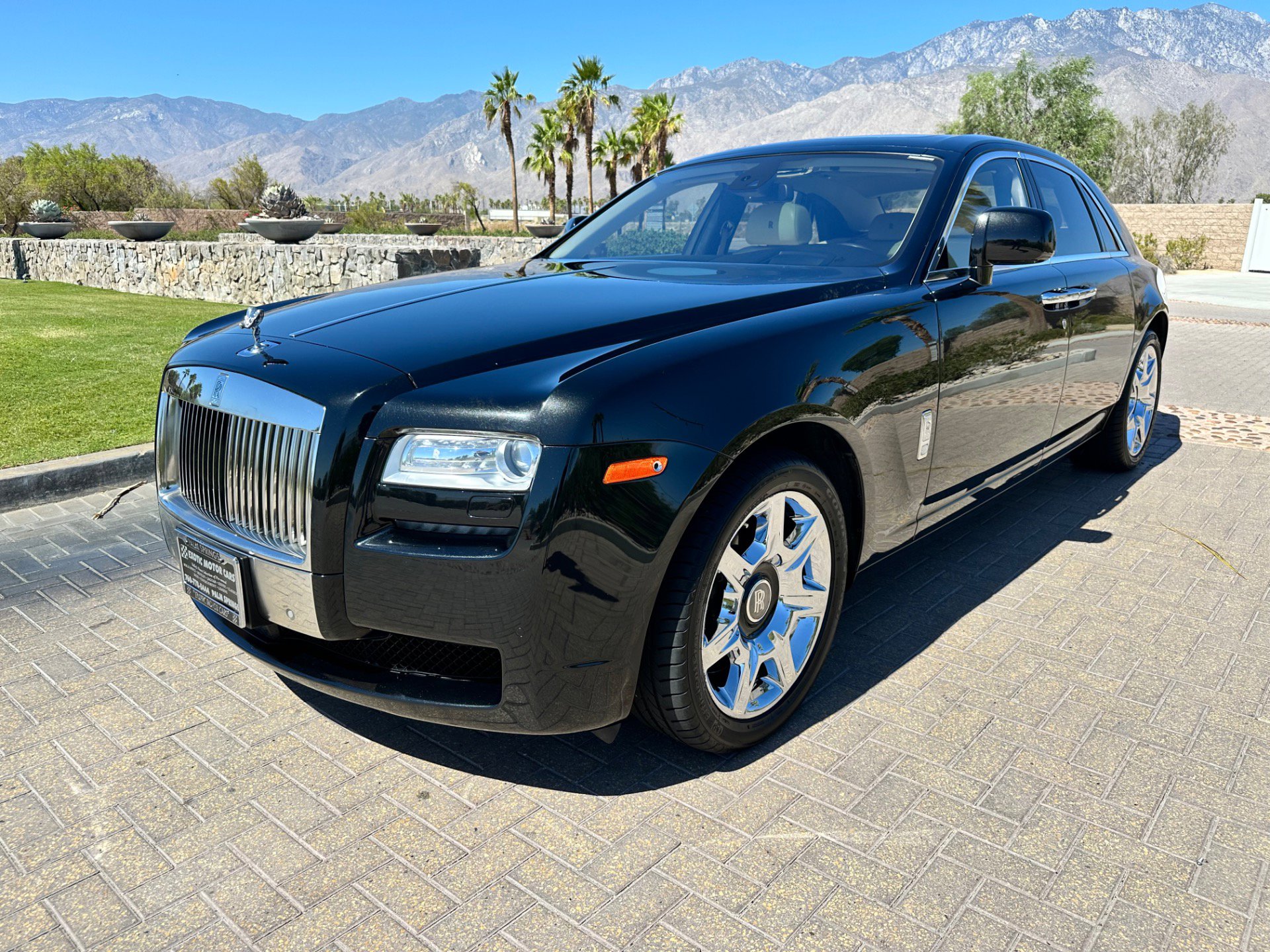 Used 2011 Rolls-Royce Ghost image 2
