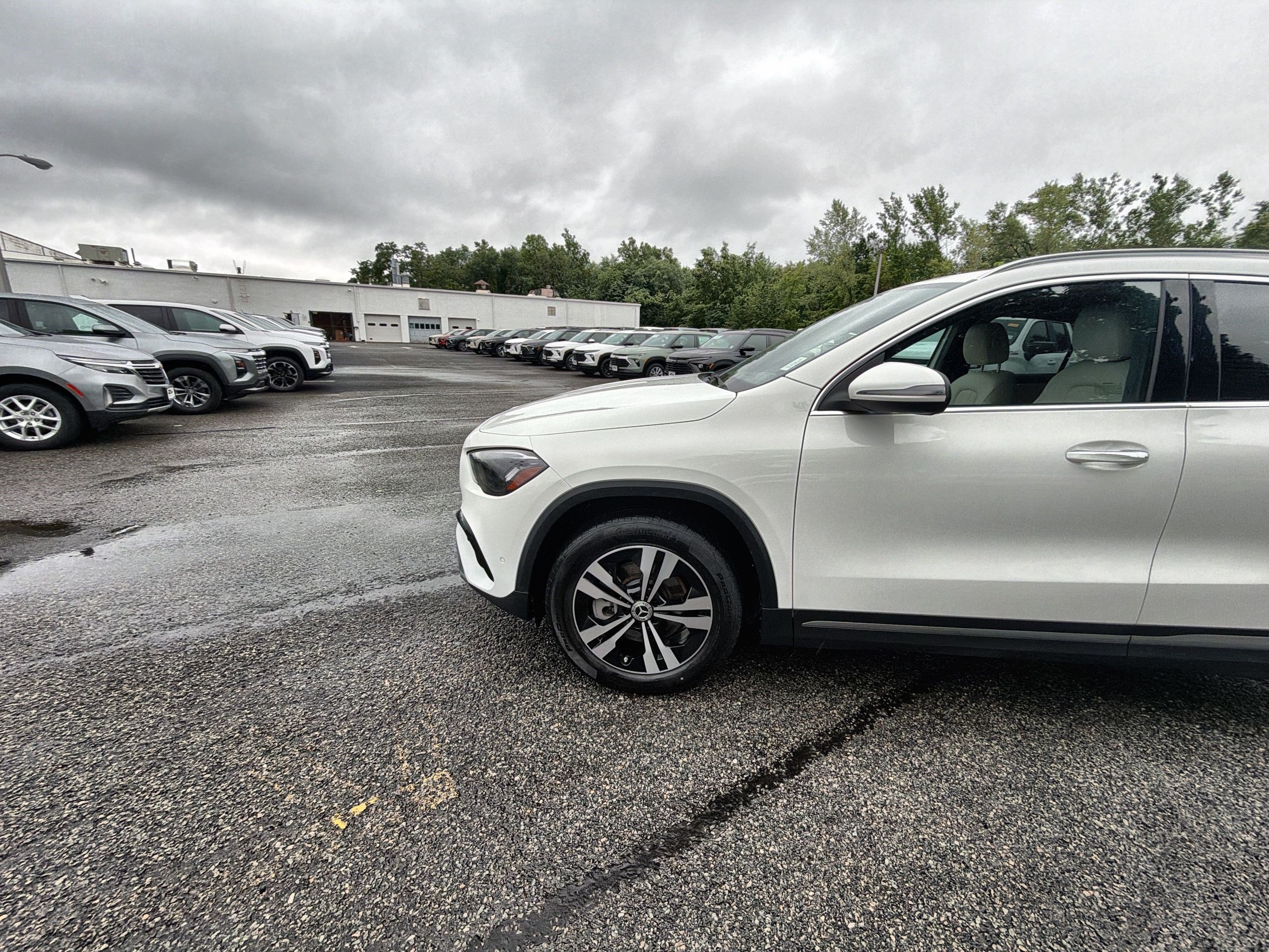 Used 2025 Mercedes-Benz GLA 250 4MATIC w/ Winter Package image 34