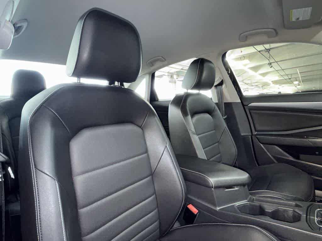 Certified 2022 Volkswagen Jetta SE FWD image 27
