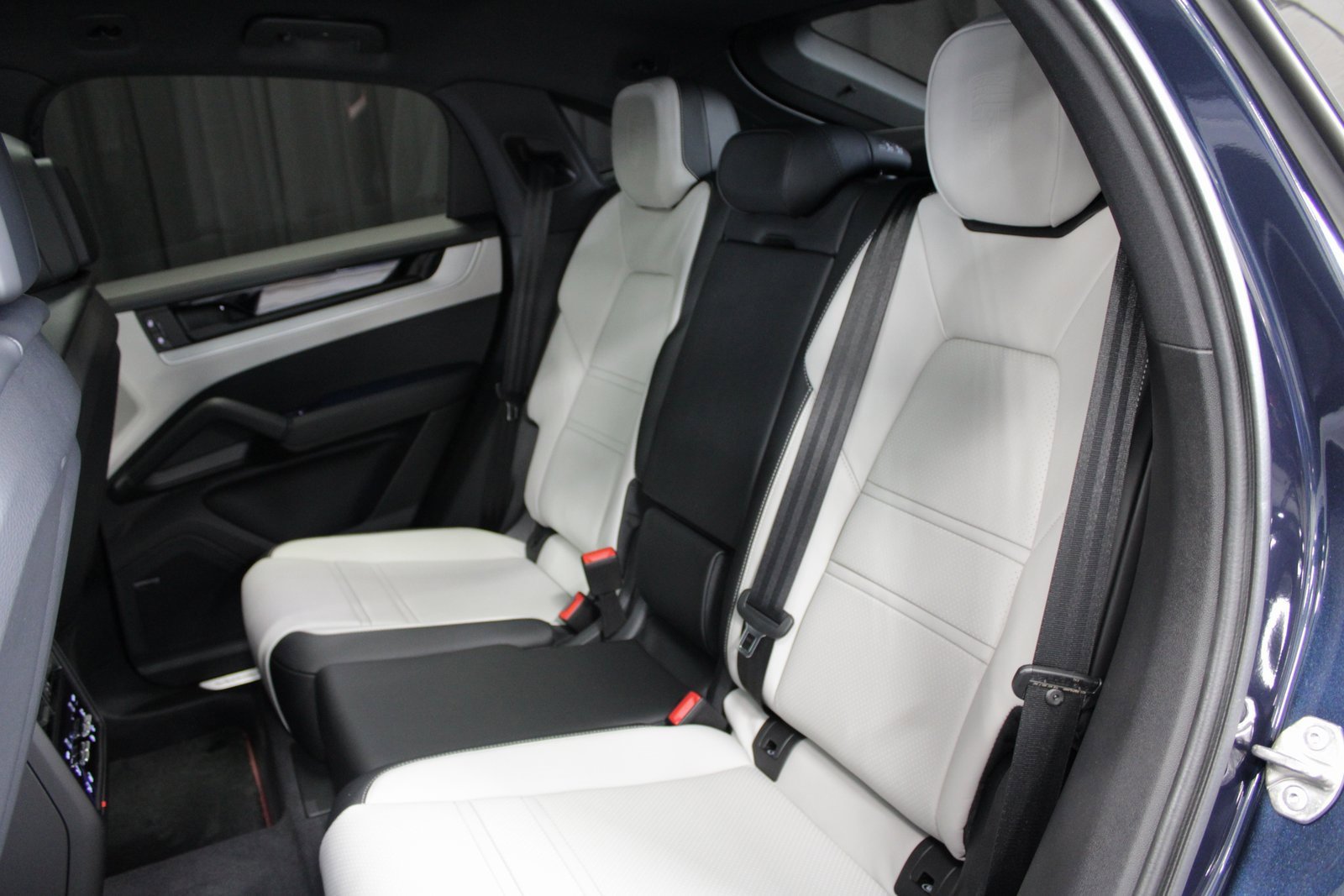 New 2026 Porsche Cayenne S image 19