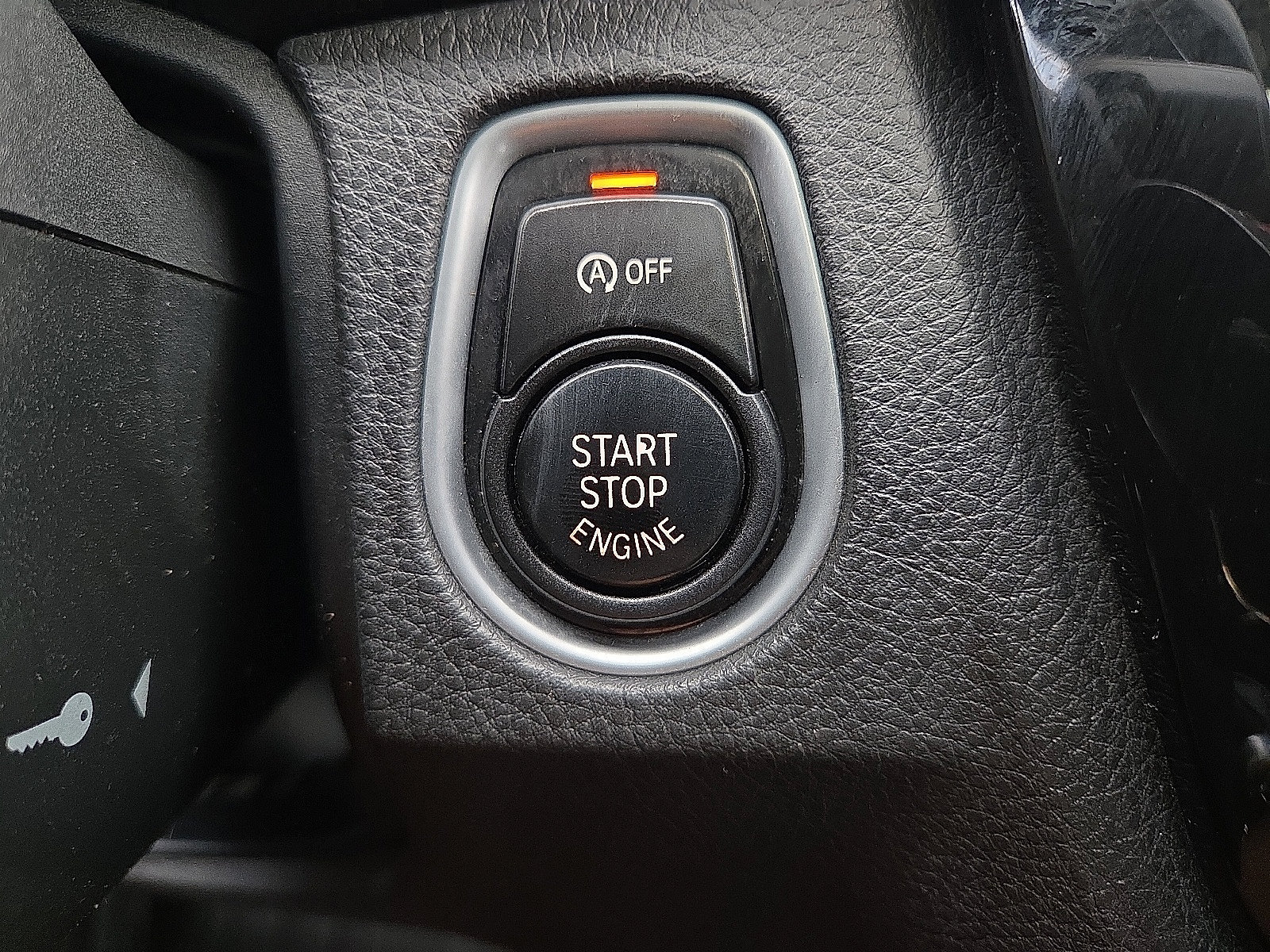 Used 2018 BMW 330i xDrive Sedan AWD/4WD image 19