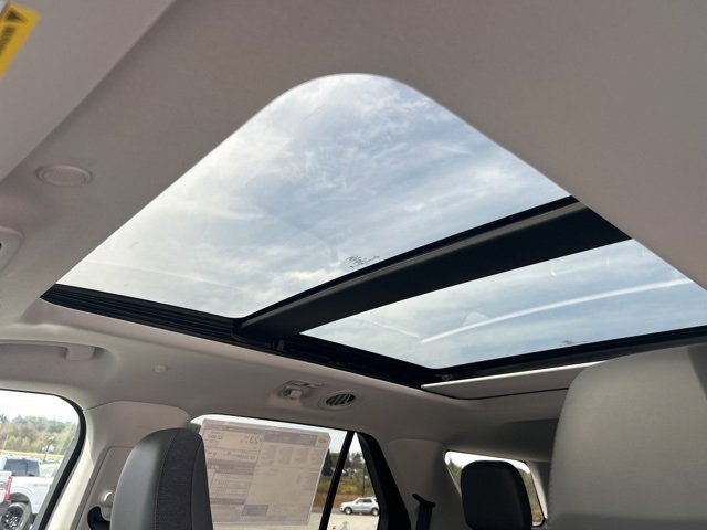 New 2025 Ford Explorer Active image 23
