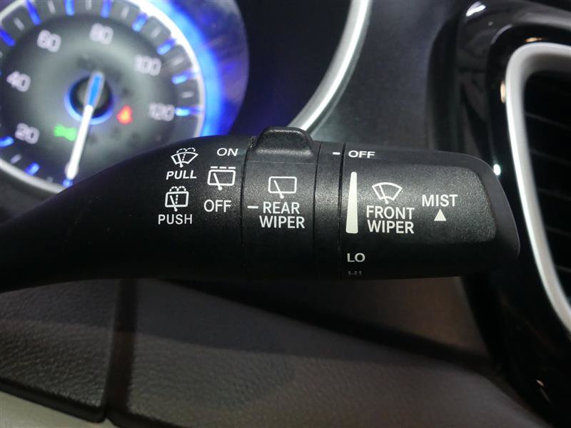 Used 2020 Chrysler Pacifica Touring-L w/ Tire & Wheel Group FWD image 35