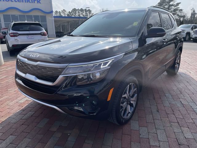 Used 2023 Kia Seltos EX image 1