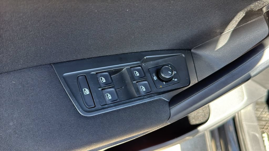 Used 2021 Volkswagen Tiguan S FWD image 20