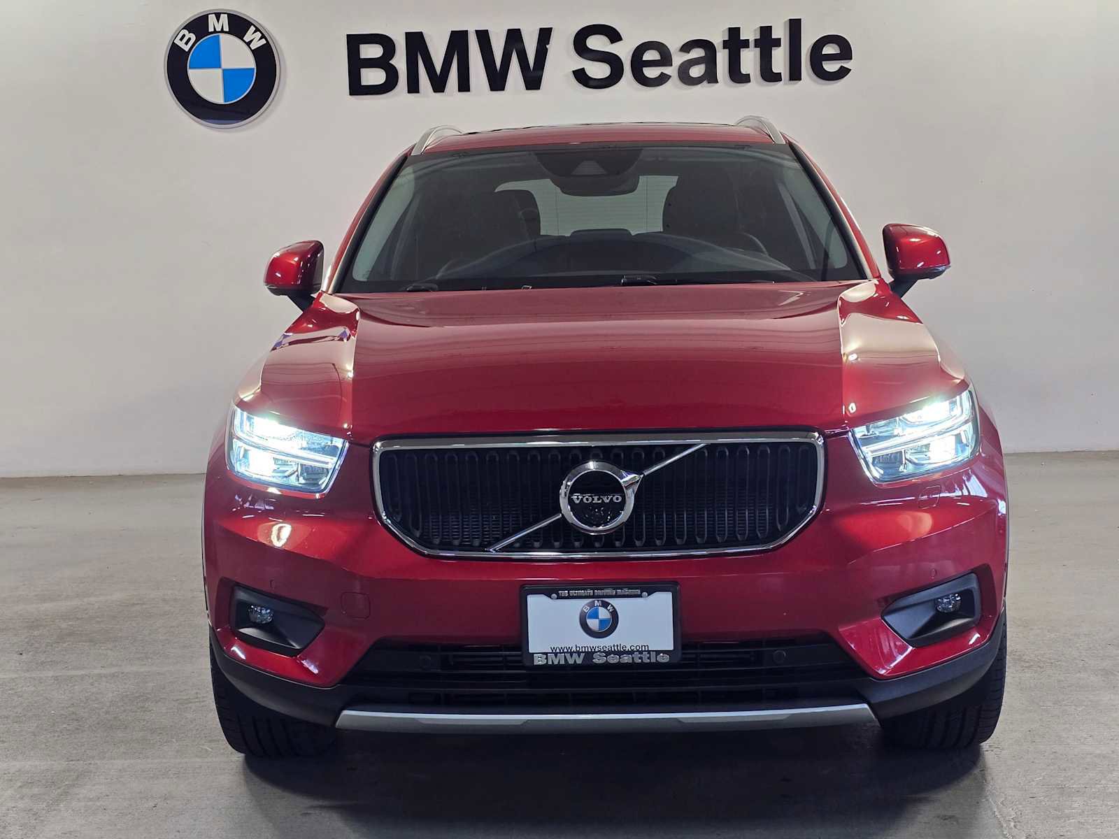 Used 2019 Volvo XC40 T5 Momentum image 6