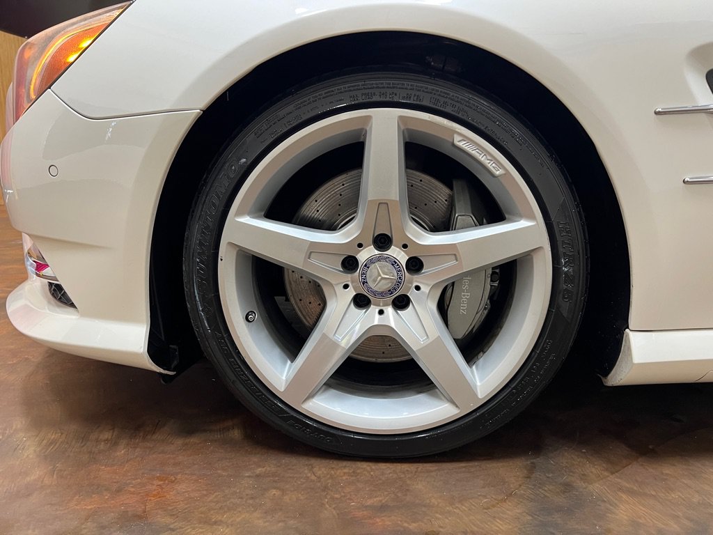 Used 2013 Mercedes-Benz SL 550 w/ Premium Pkg image 11