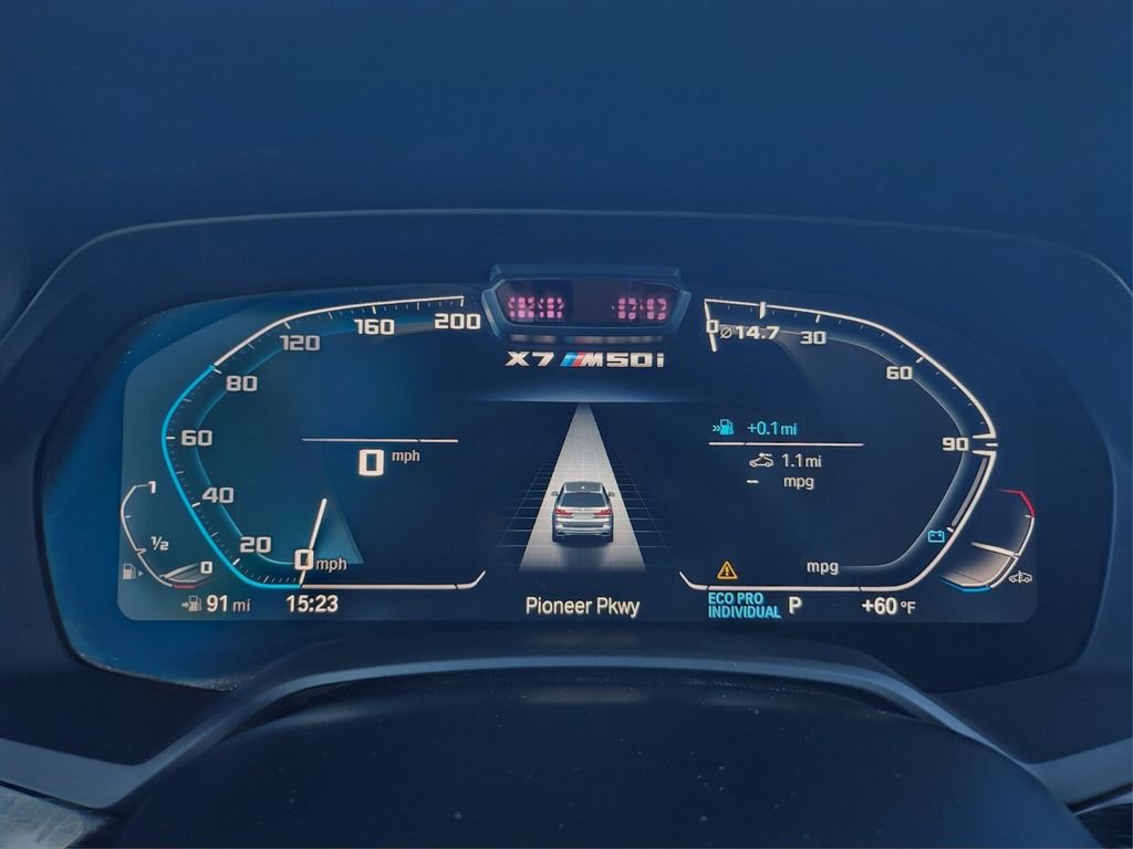 Used 2022 BMW X7 M50i w/ Dynamic Handling Package image 21