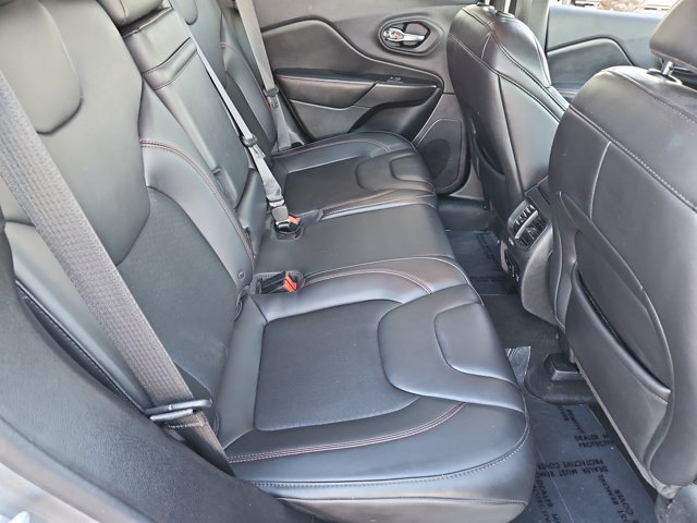 Used 2019 Jeep Cherokee Trailhawk w/ Cold Weather Group AWD/4WD image 25