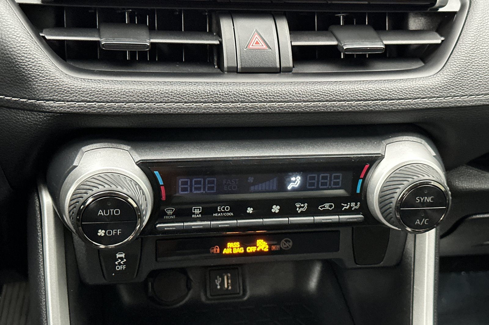 Used 2023 Toyota RAV4 LE AWD/4WD image 22