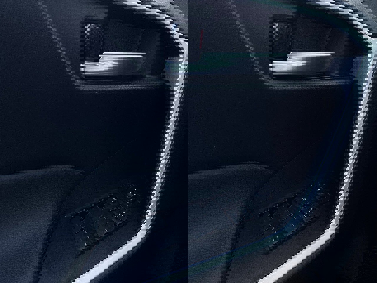 Used 2025 Toyota RAV4 XLE image 21