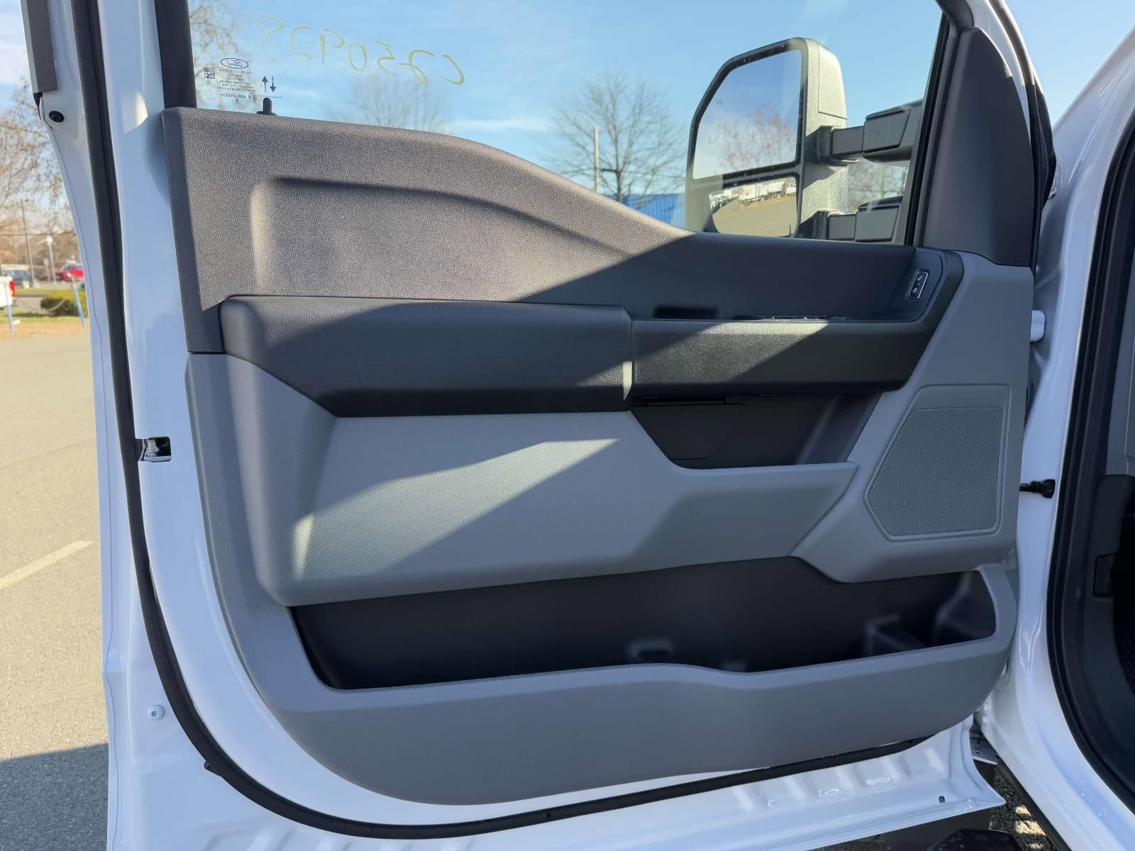 New 2025 Ford F550 4x4 Crew Cab Super Duty image 8