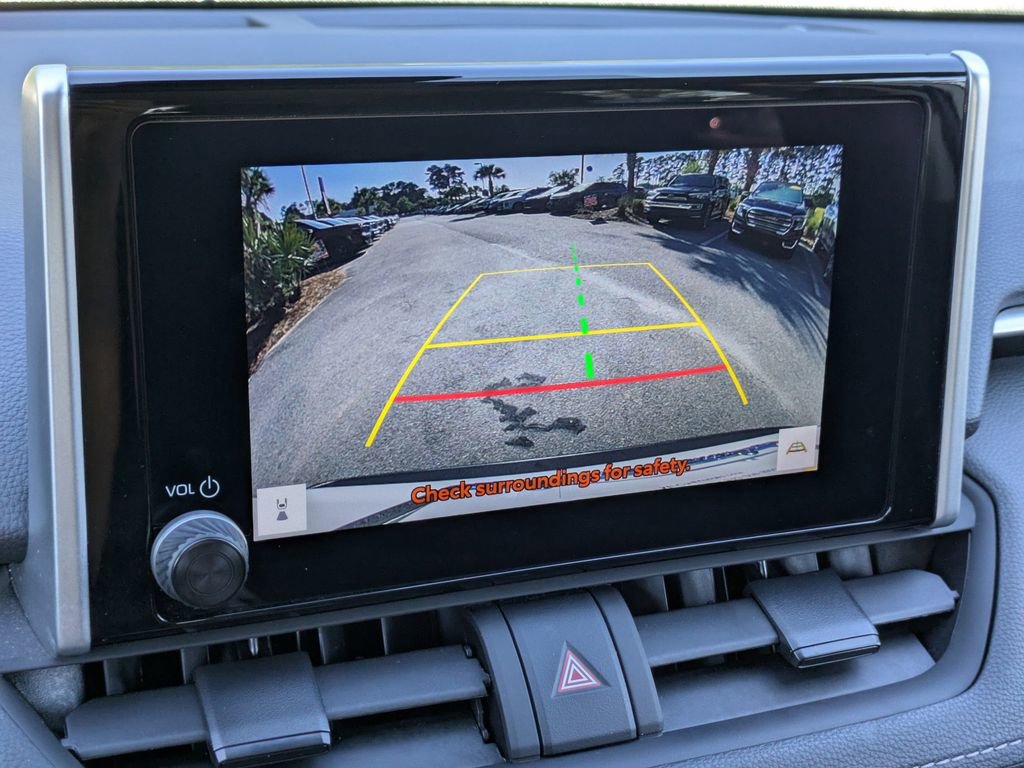 Used 2025 Toyota RAV4 XLE FWD image 21