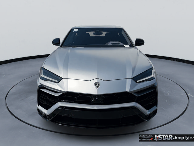 Used 2022 Lamborghini Urus AWD/4WD image 2