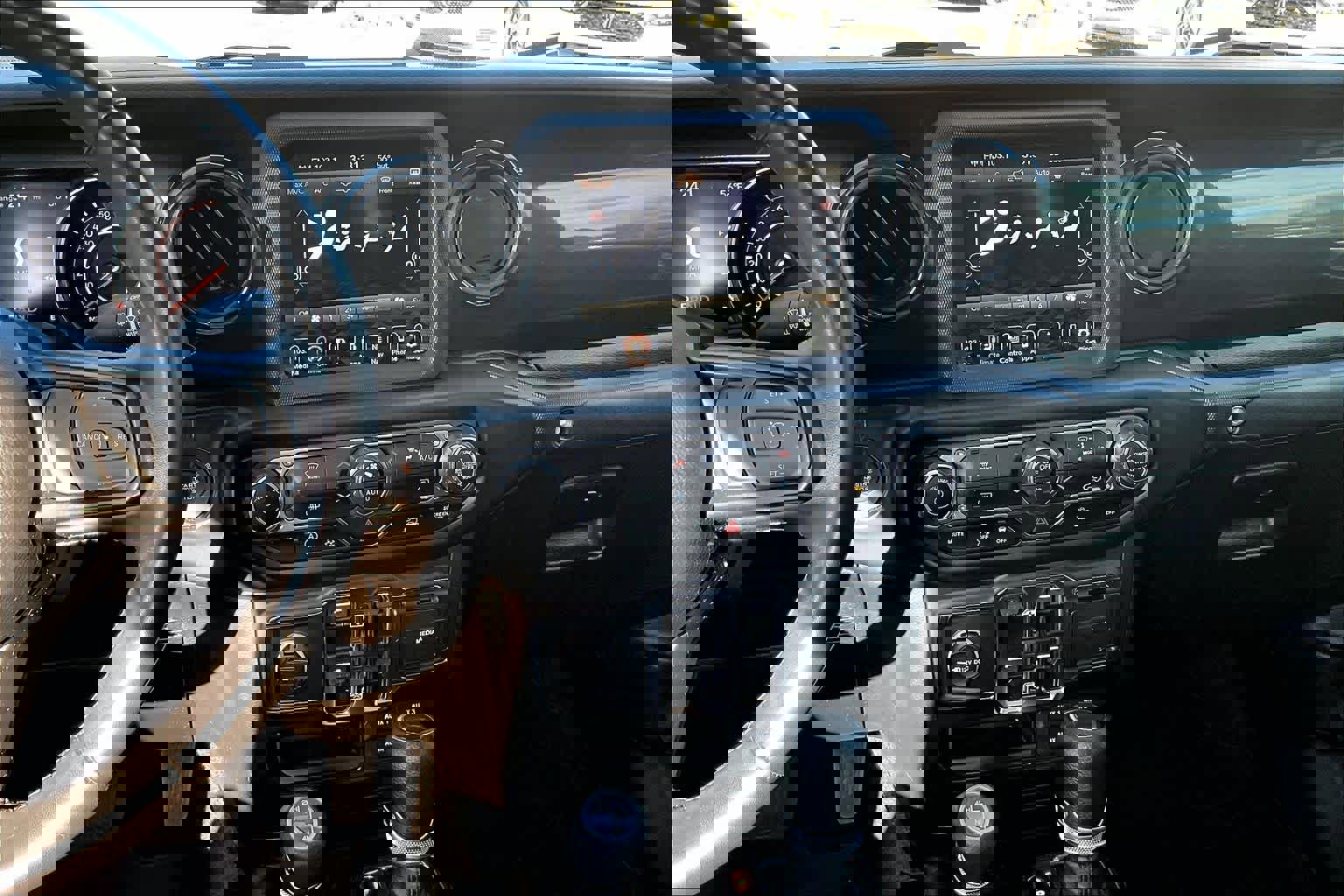 Used 2022 Jeep Gladiator Sport image 6