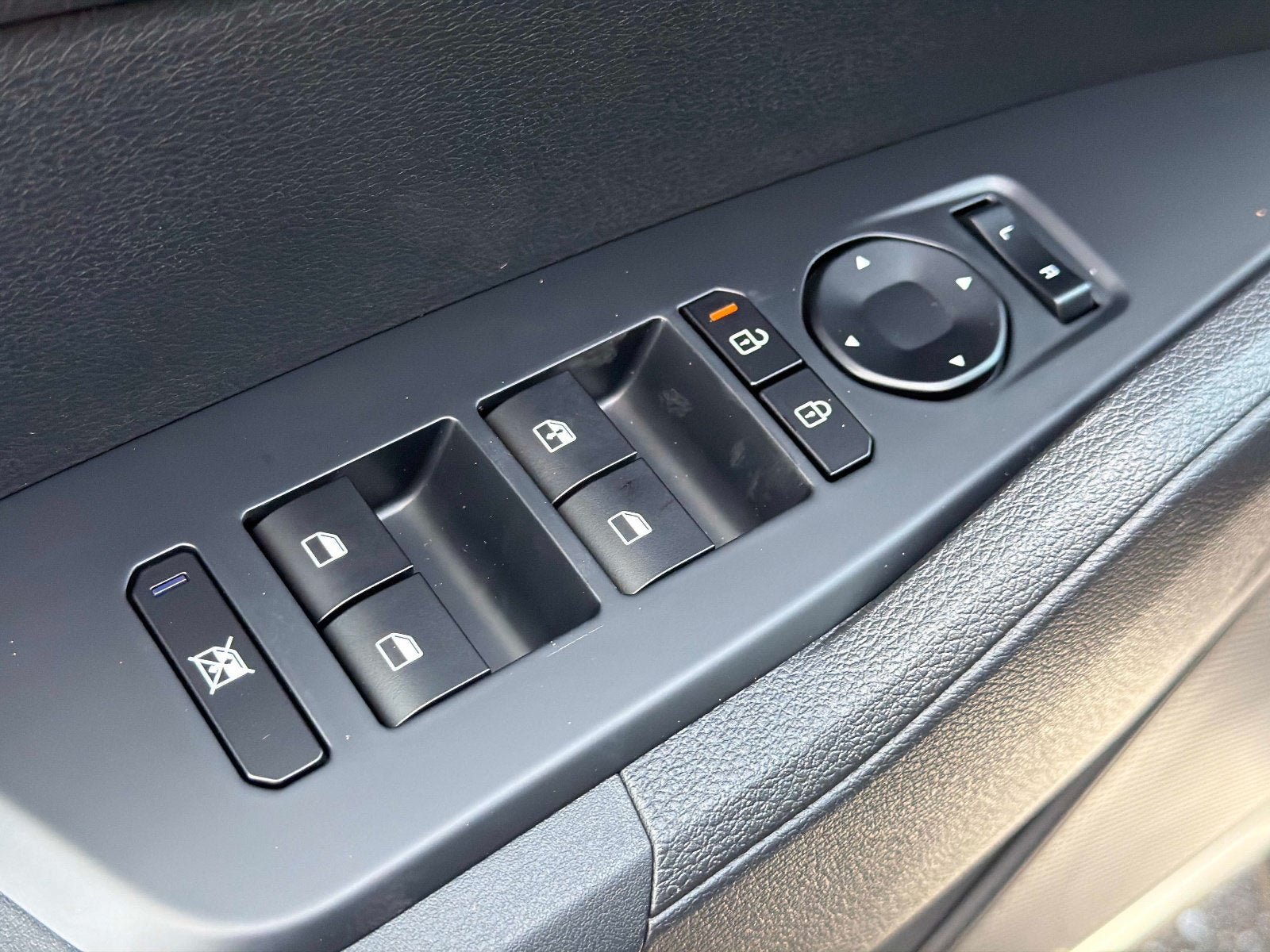New 2027 Kia Sportage LX w/ LX Convenience Package FWD image 15