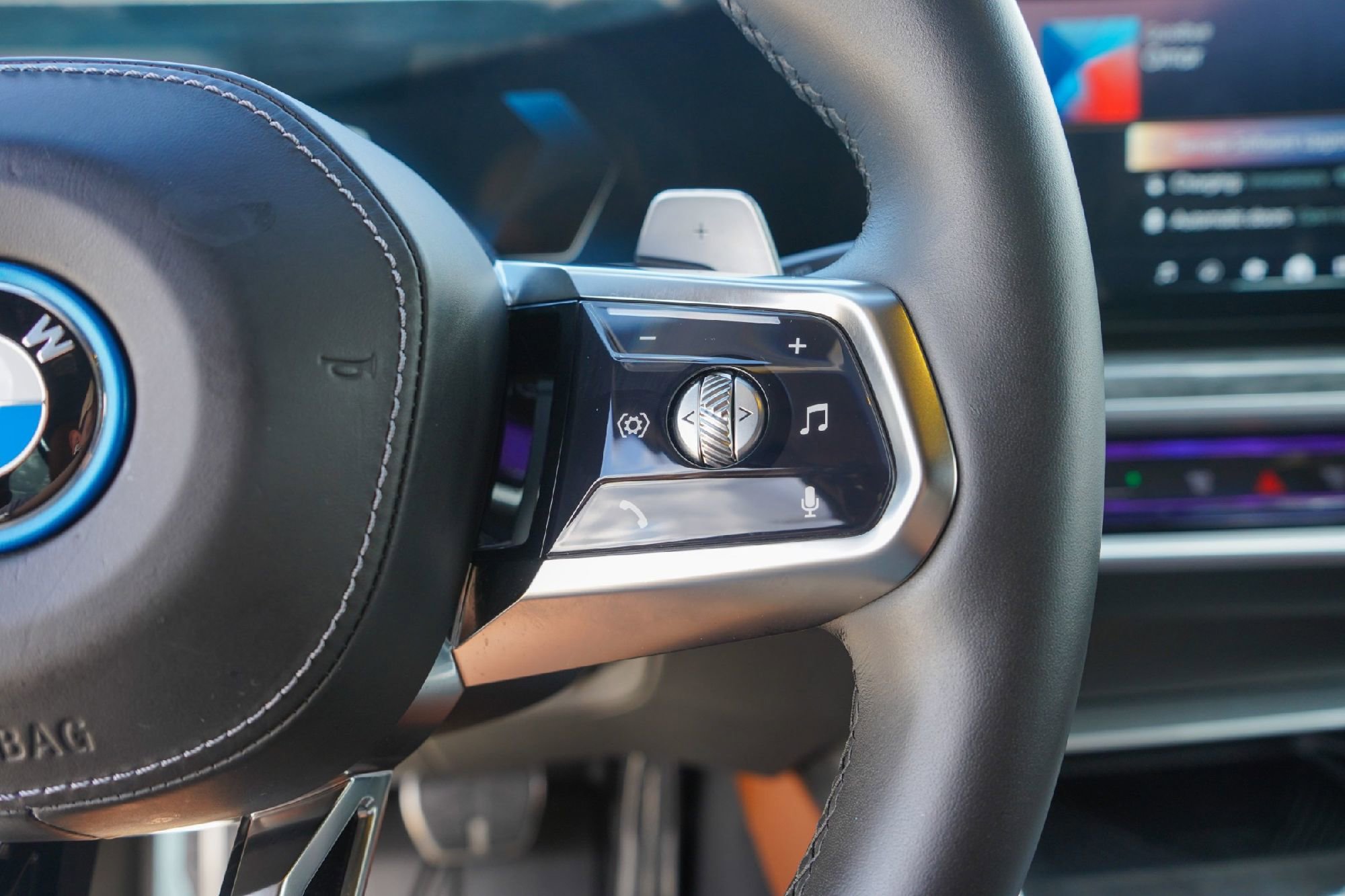 Used 2024 BMW 750e xDrive w/ Executive Package image 12