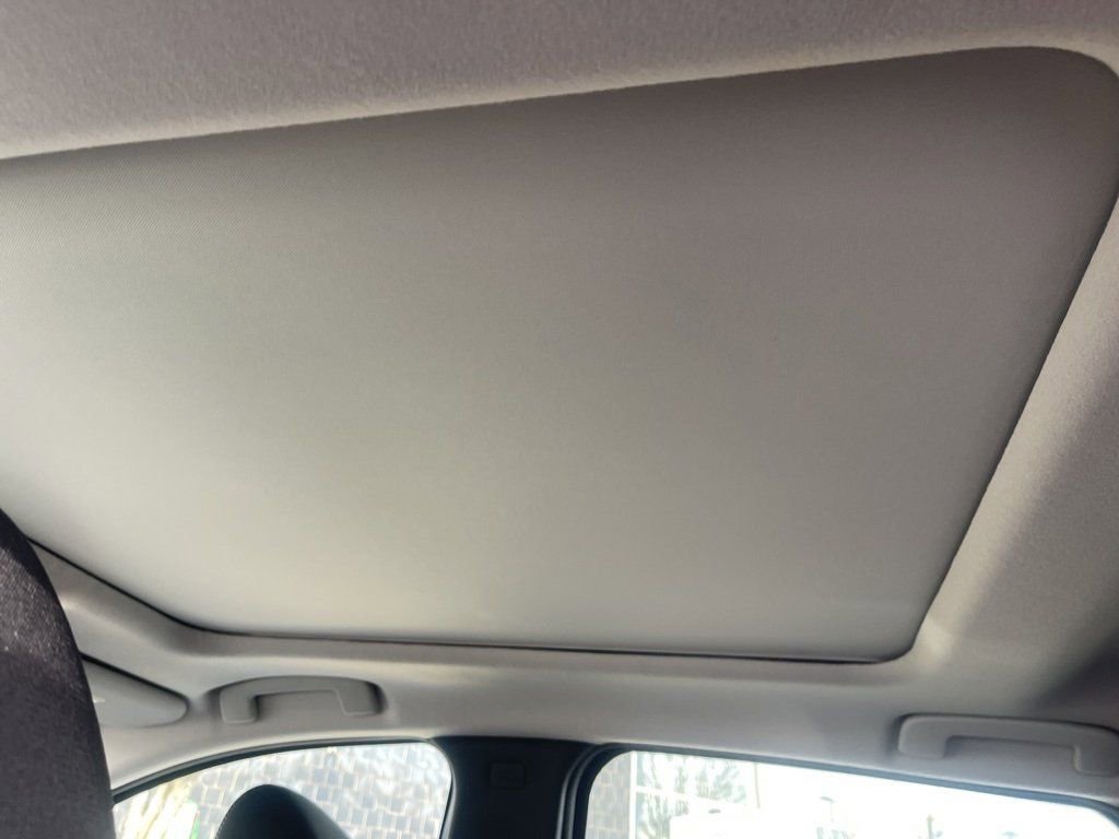 Used 2025 Nissan Kicks SV w/ SV Premium Package image 17