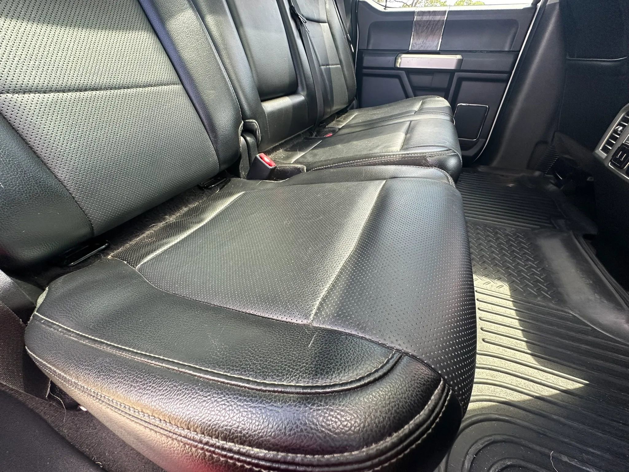 Used 2017 Ford F250 Lariat w/ Lariat Ultimate Package AWD/4WD image 29