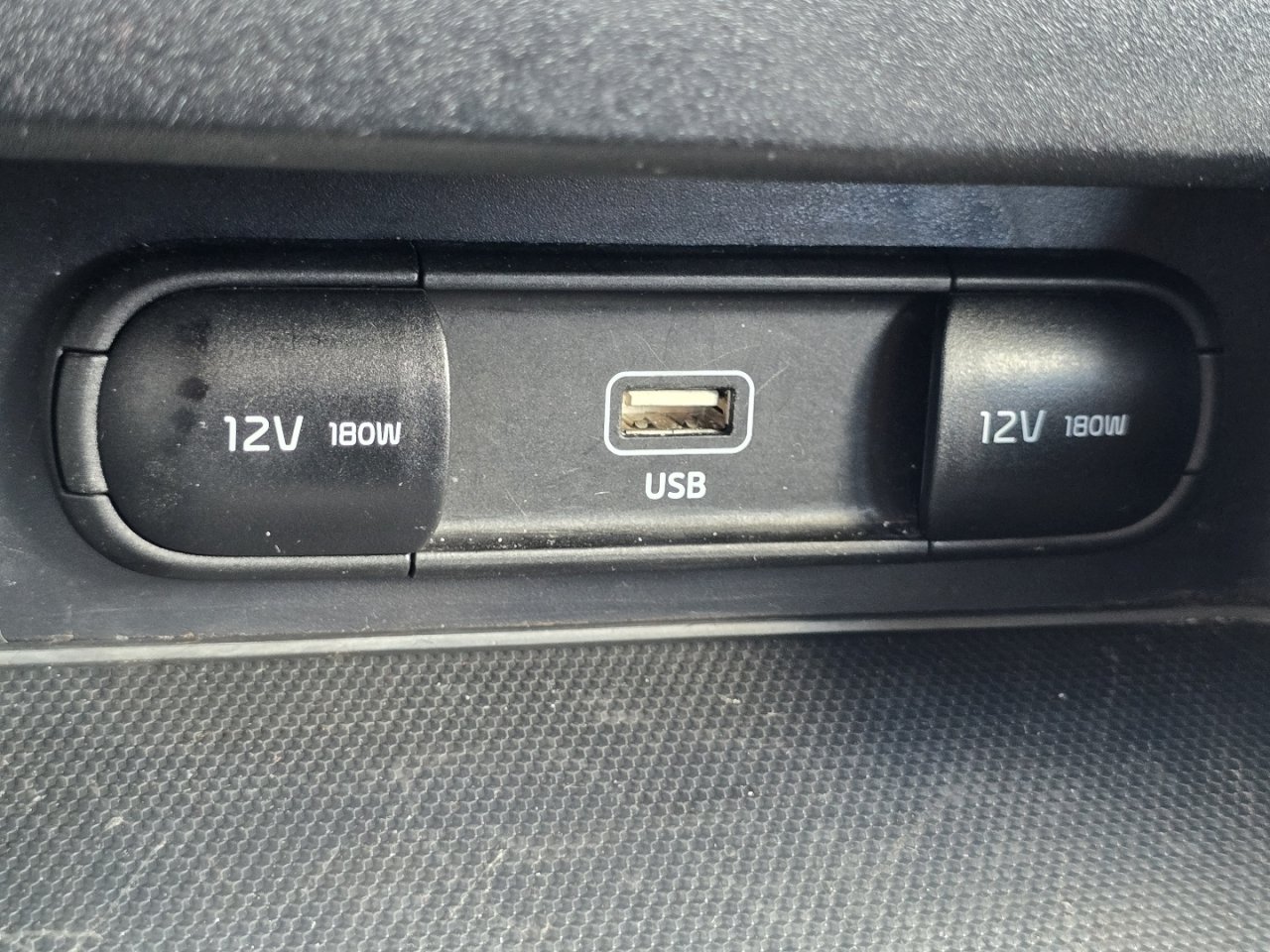 Used 2023 Kia Forte LXS w/ LXS Technology Package FWD image 27