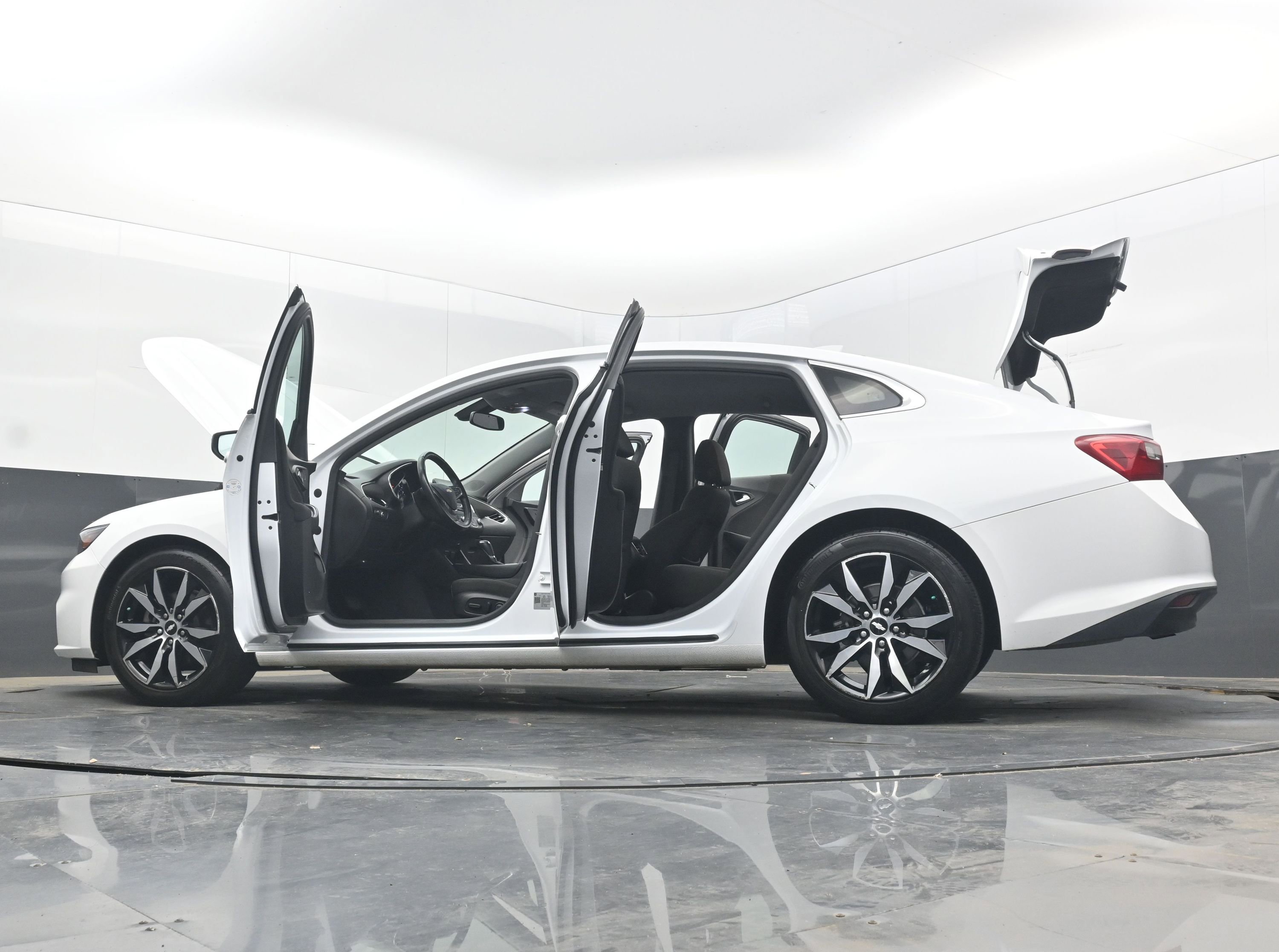 Used 2018 Chevrolet Malibu LT FWD image 43