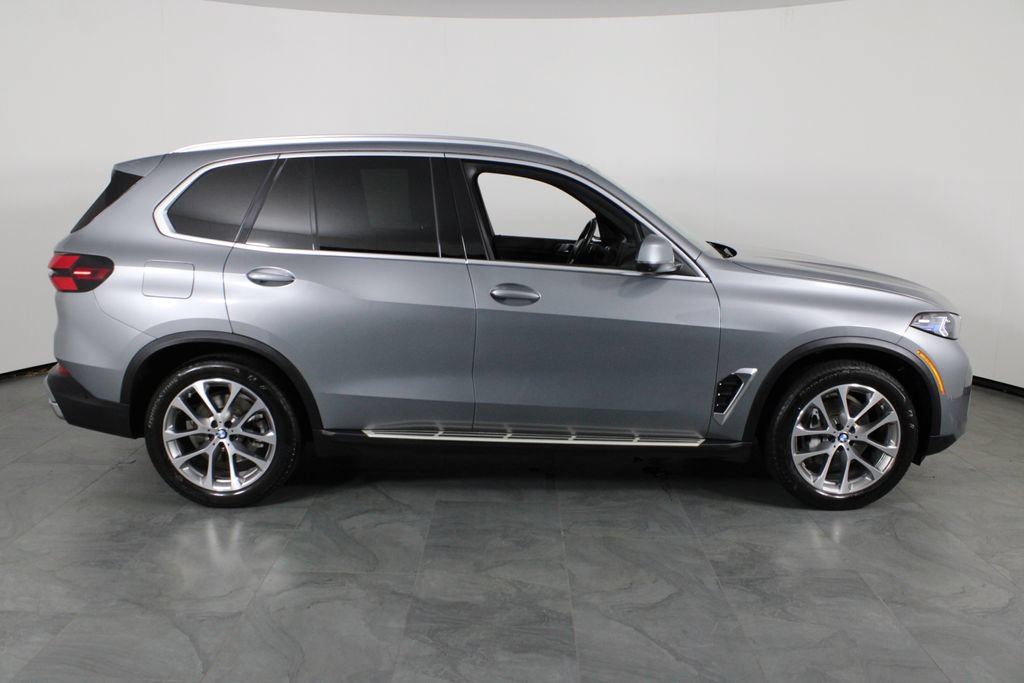 Used 2024 BMW X5 xDrive40i w/ Premium Package AWD/4WD image 14