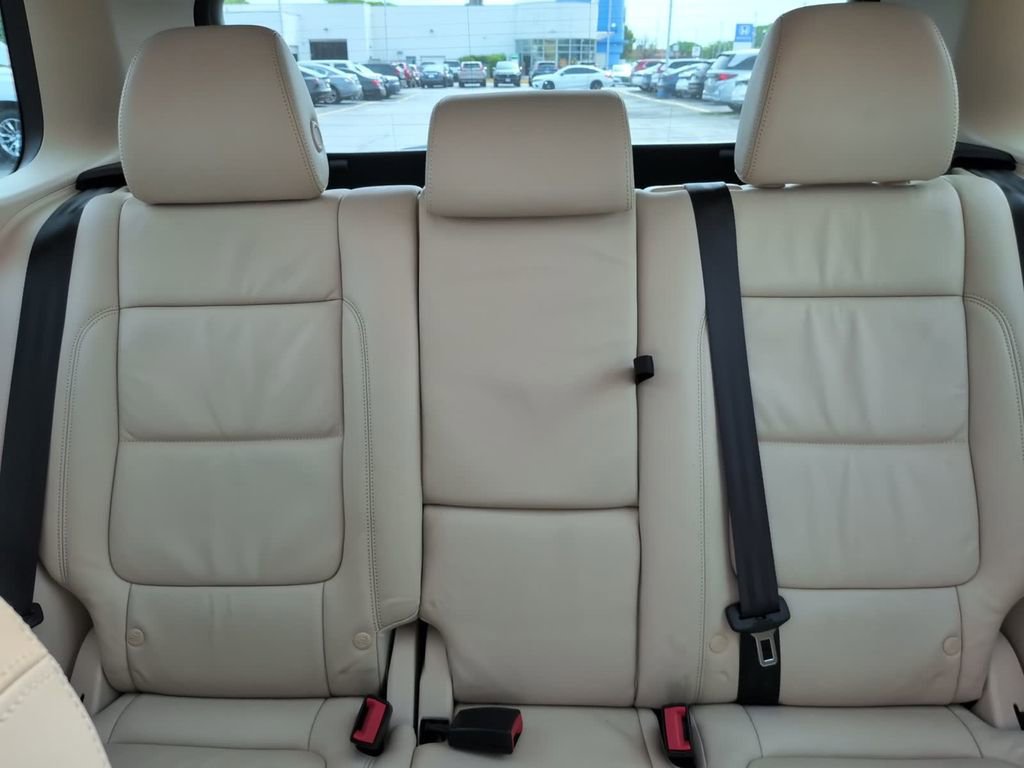 Used 2017 Volkswagen Tiguan SEL FWD image 19