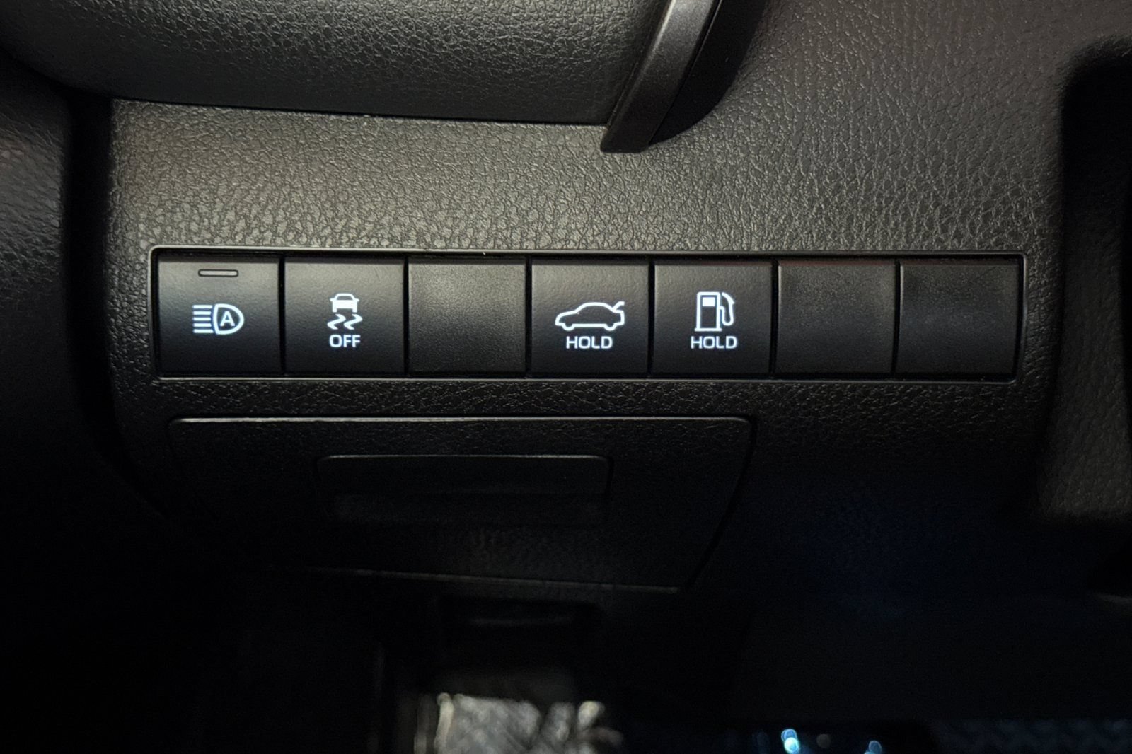 Used 2022 Toyota Camry XSE FWD image 34