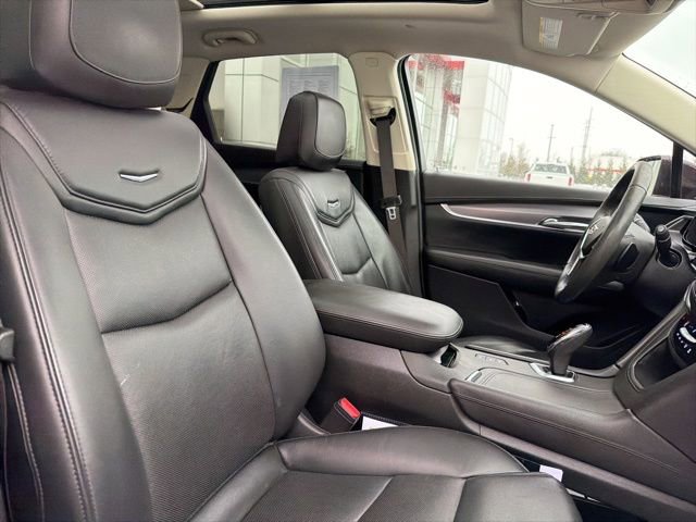 Used 2018 Cadillac XT5 Luxury w/ LPO, Sport Package image 32