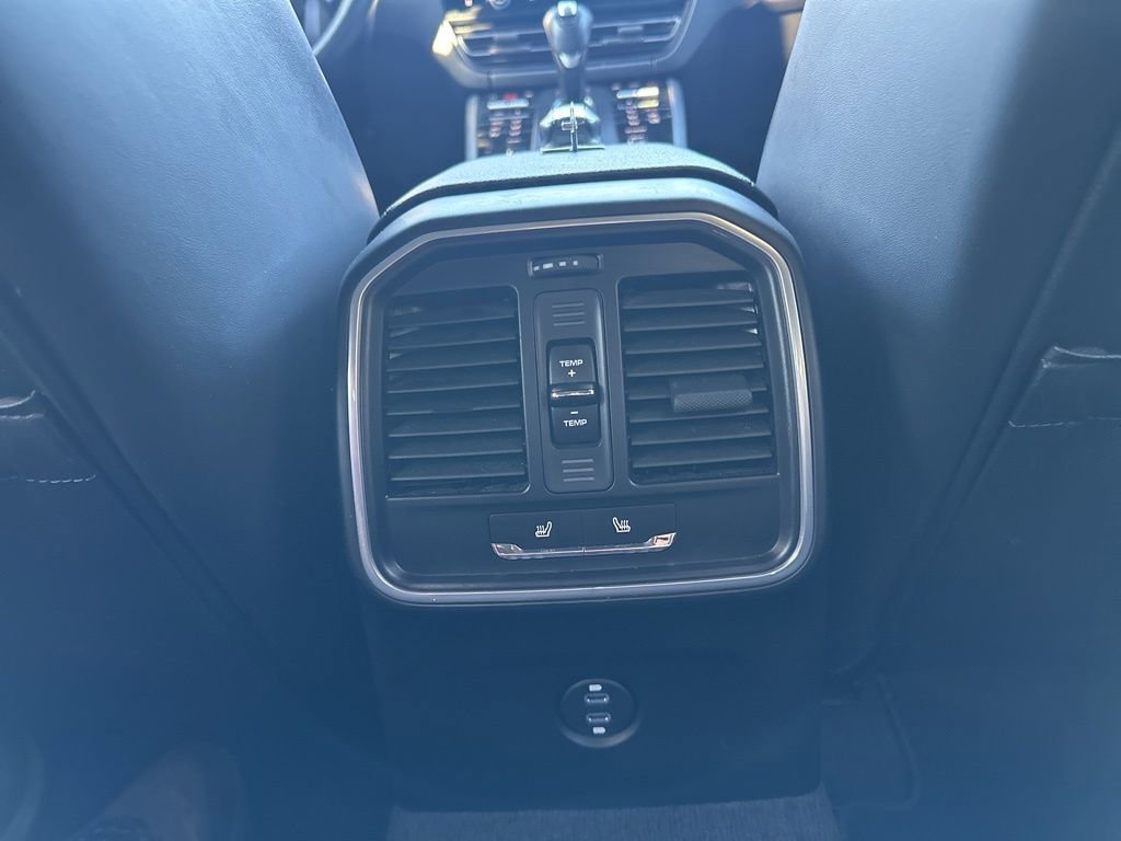 Used 2023 Porsche Macan Base image 32