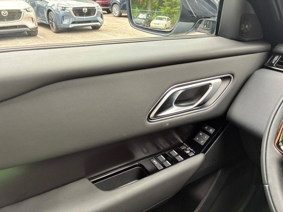 New 2026 Land Rover Range Rover Velar Belgravia AWD/4WD image 32