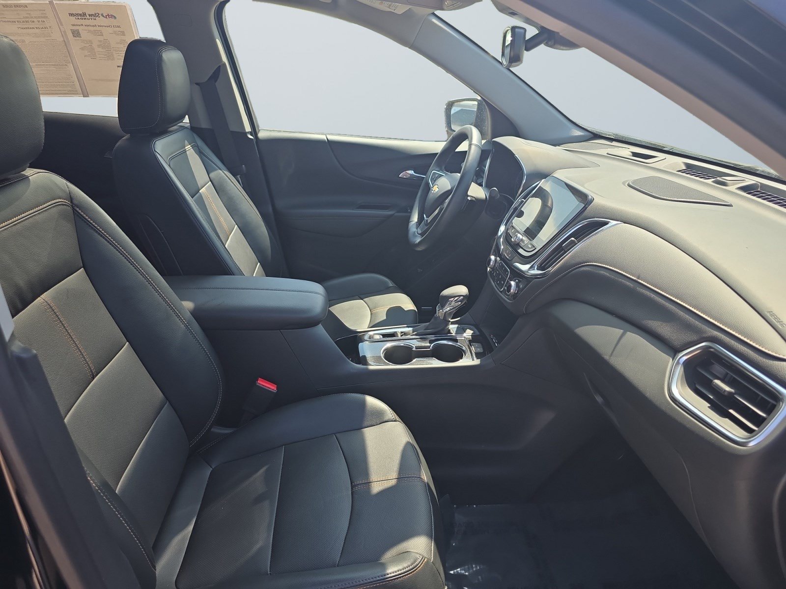 Used 2023 Chevrolet Equinox Premier AWD/4WD image 18