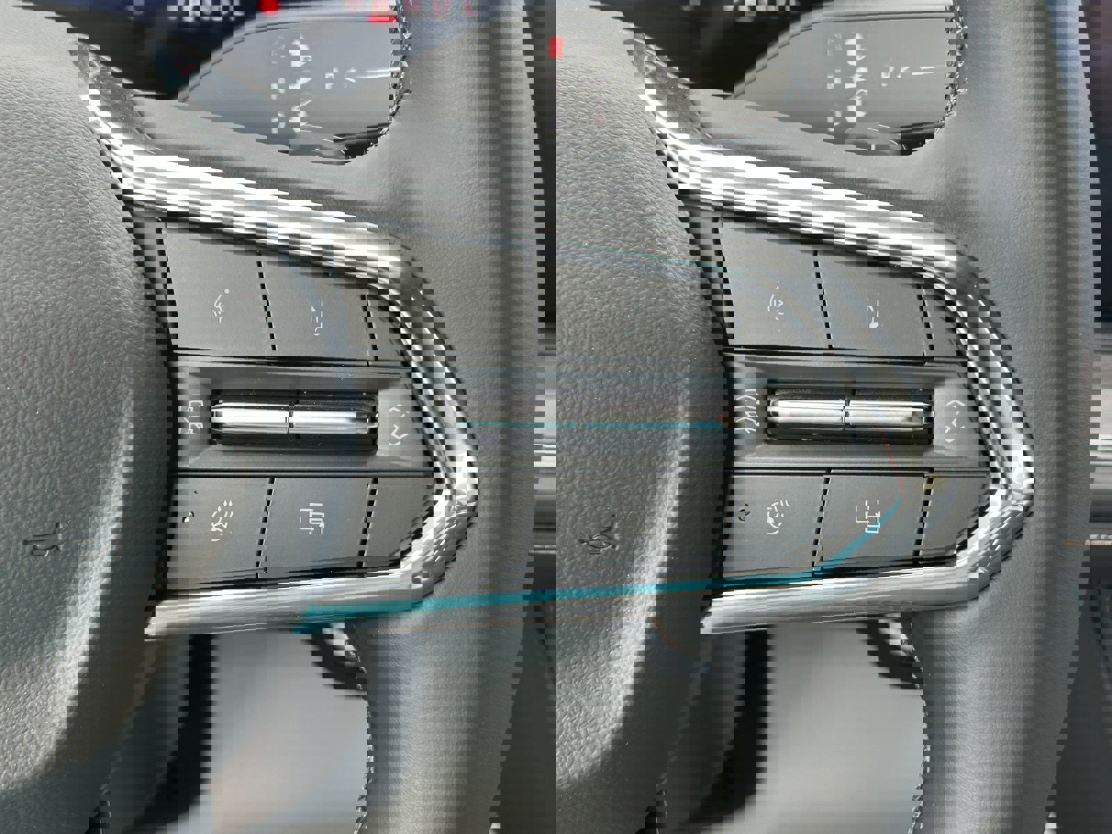 New 2025 Chevrolet Suburban Premier image 36