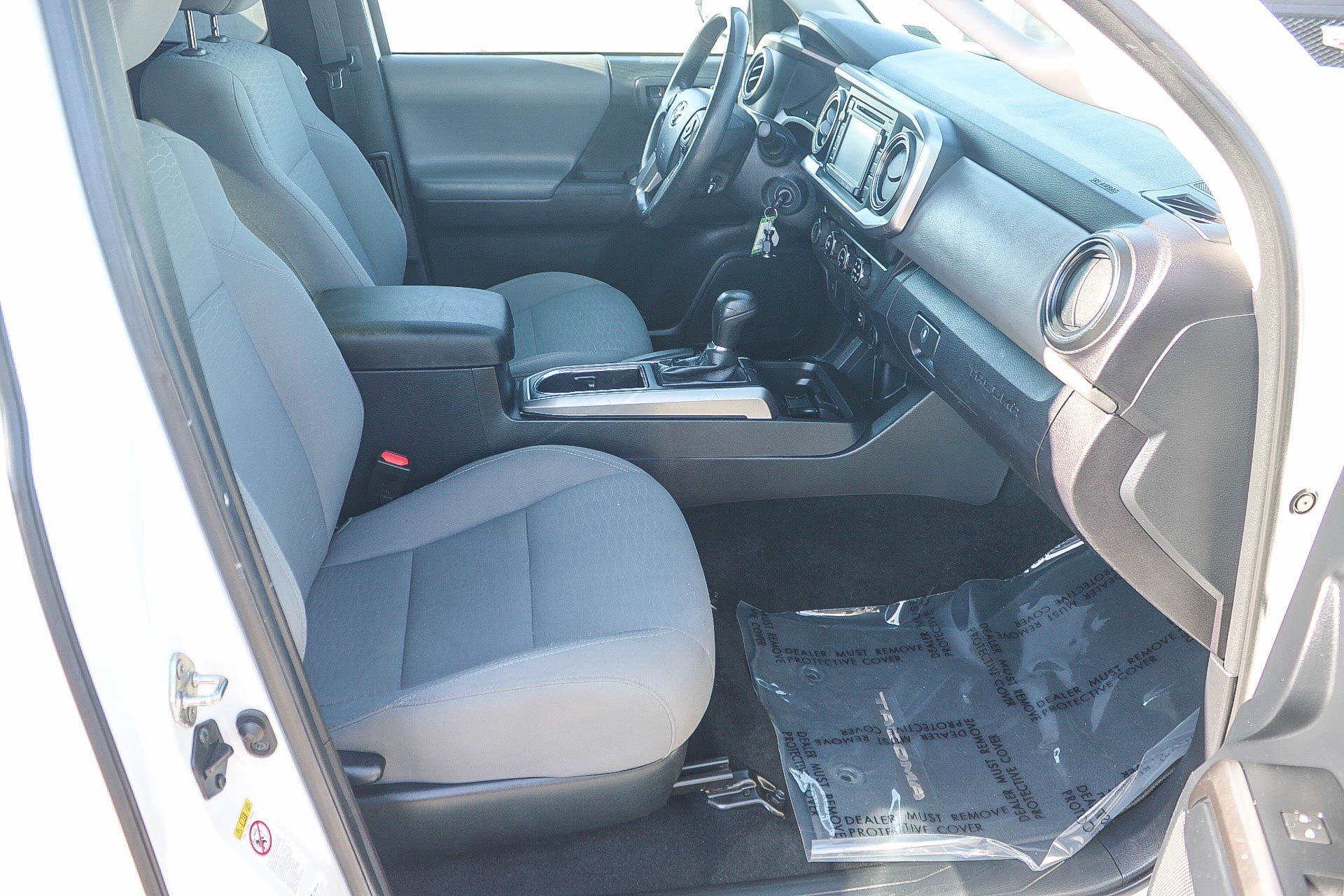 Used 2019 Toyota Tacoma SR5 AWD/4WD image 17