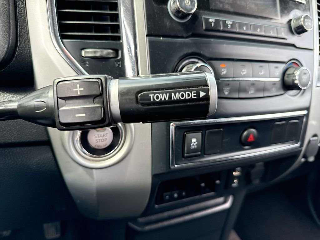Used 2017 Nissan Titan SV RWD image 19