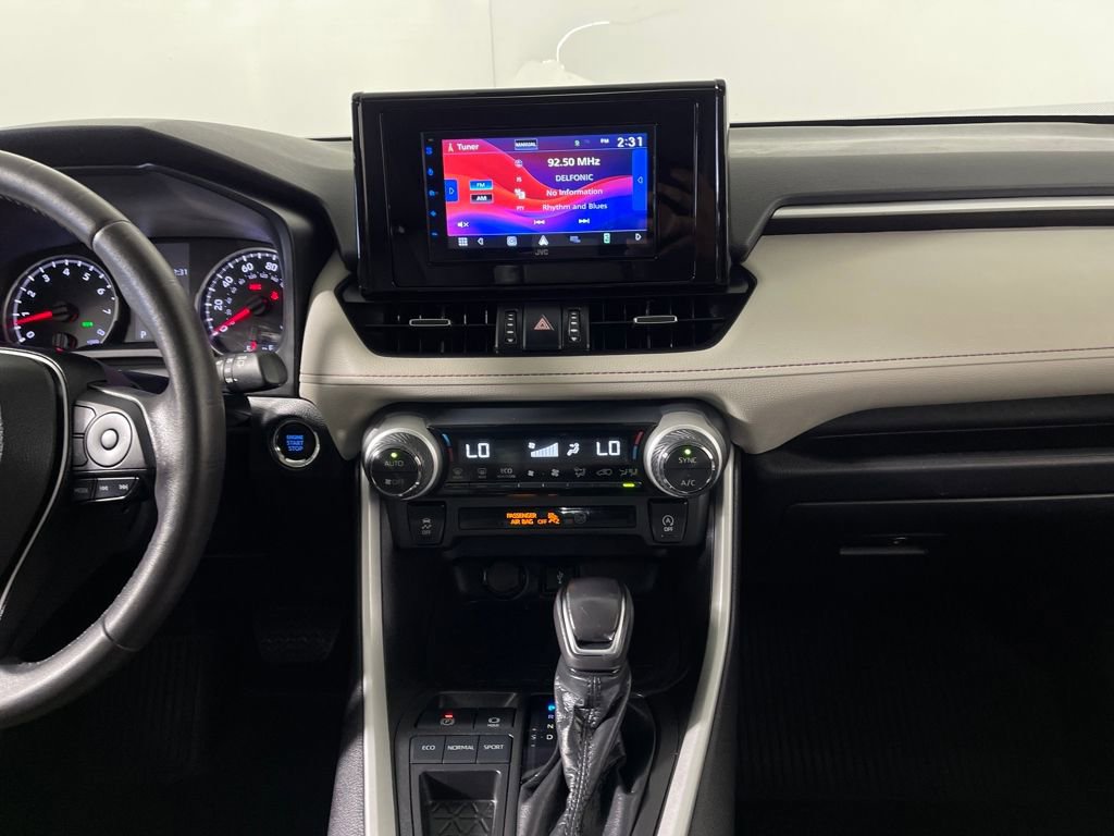 Used 2022 Toyota RAV4 XLE Premium image 15
