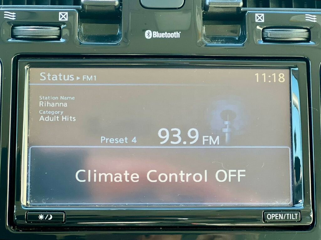 Used 2012 Nissan Leaf SL image 25