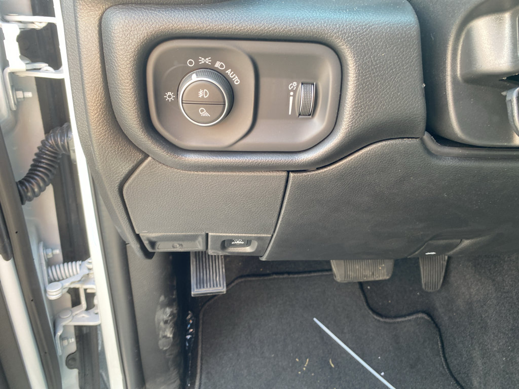 New 2026 RAM 3500 Tradesman AWD/4WD image 21