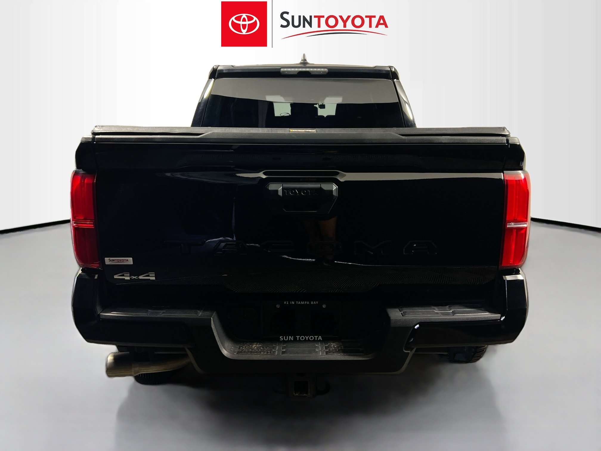 Used 2024 Toyota Tacoma SR5 AWD/4WD image 5