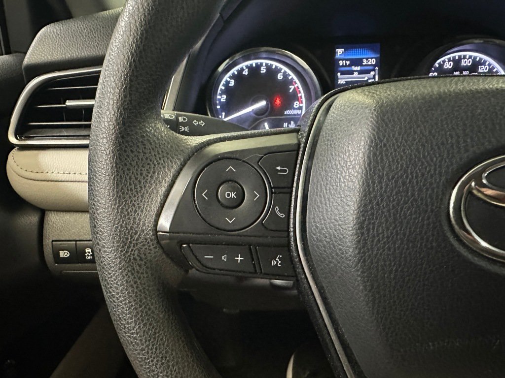 Used 2020 Toyota Camry LE FWD image 10
