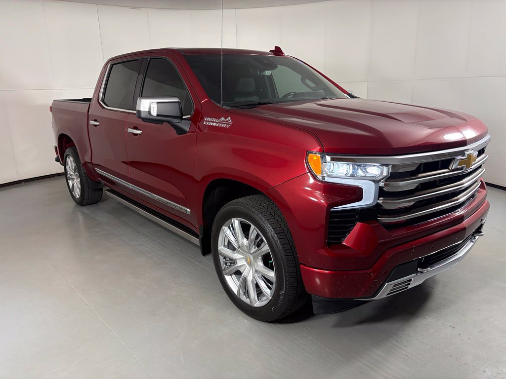 Used 2022 Chevrolet Silverado 1500 High Country w/ High Country Premium Package RWD image 2