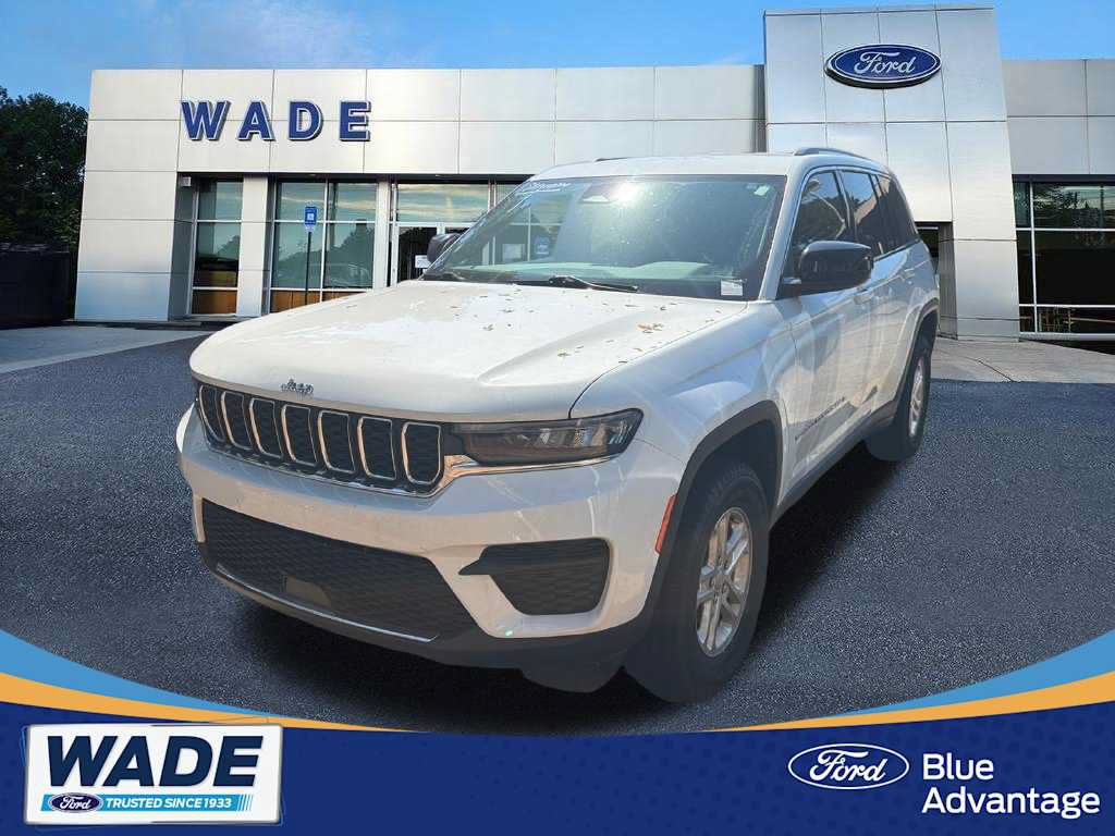 Used 2022 Jeep Grand Cherokee Laredo w/ Luxury Tech Group I