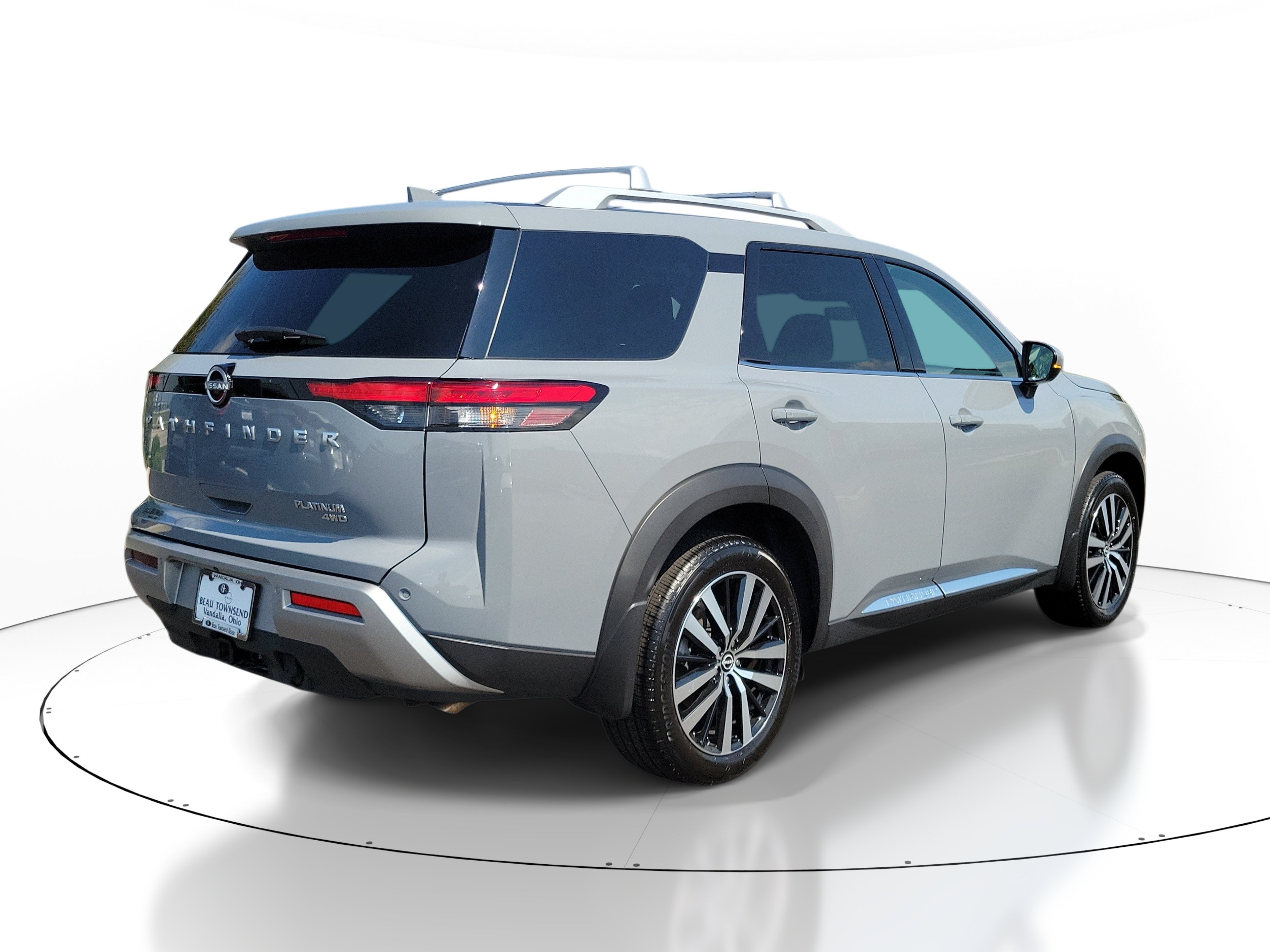 Certified 2024 Nissan Pathfinder Platinum w/ Cargo Package AWD/4WD image 4