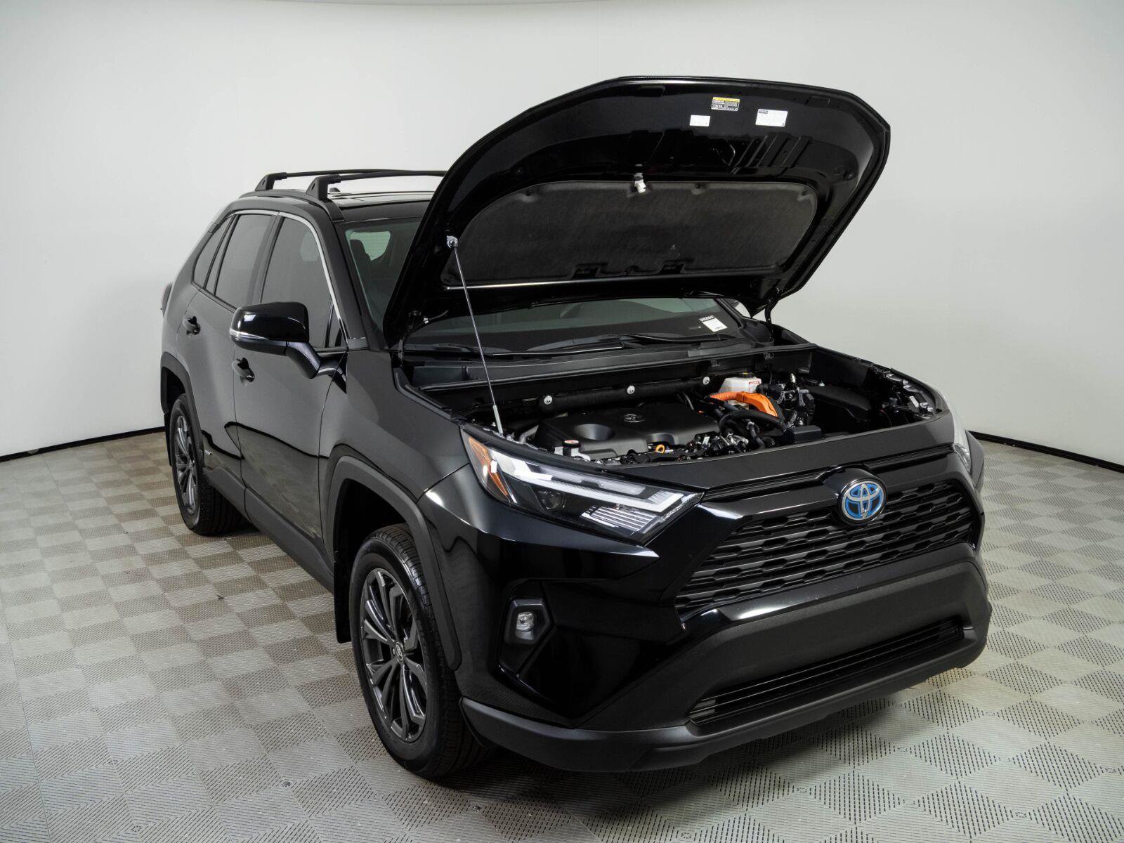 Used 2024 Toyota RAV4 XLE Premium AWD/4WD image 35