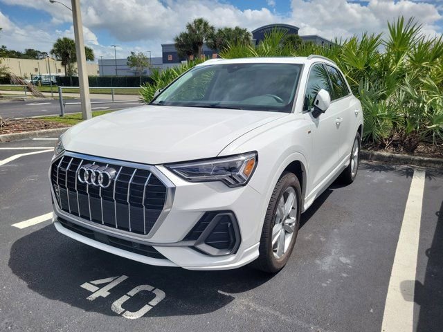 Used 2023 Audi Q3 2.0T Premium Plus w/ Premium Plus Package image 2