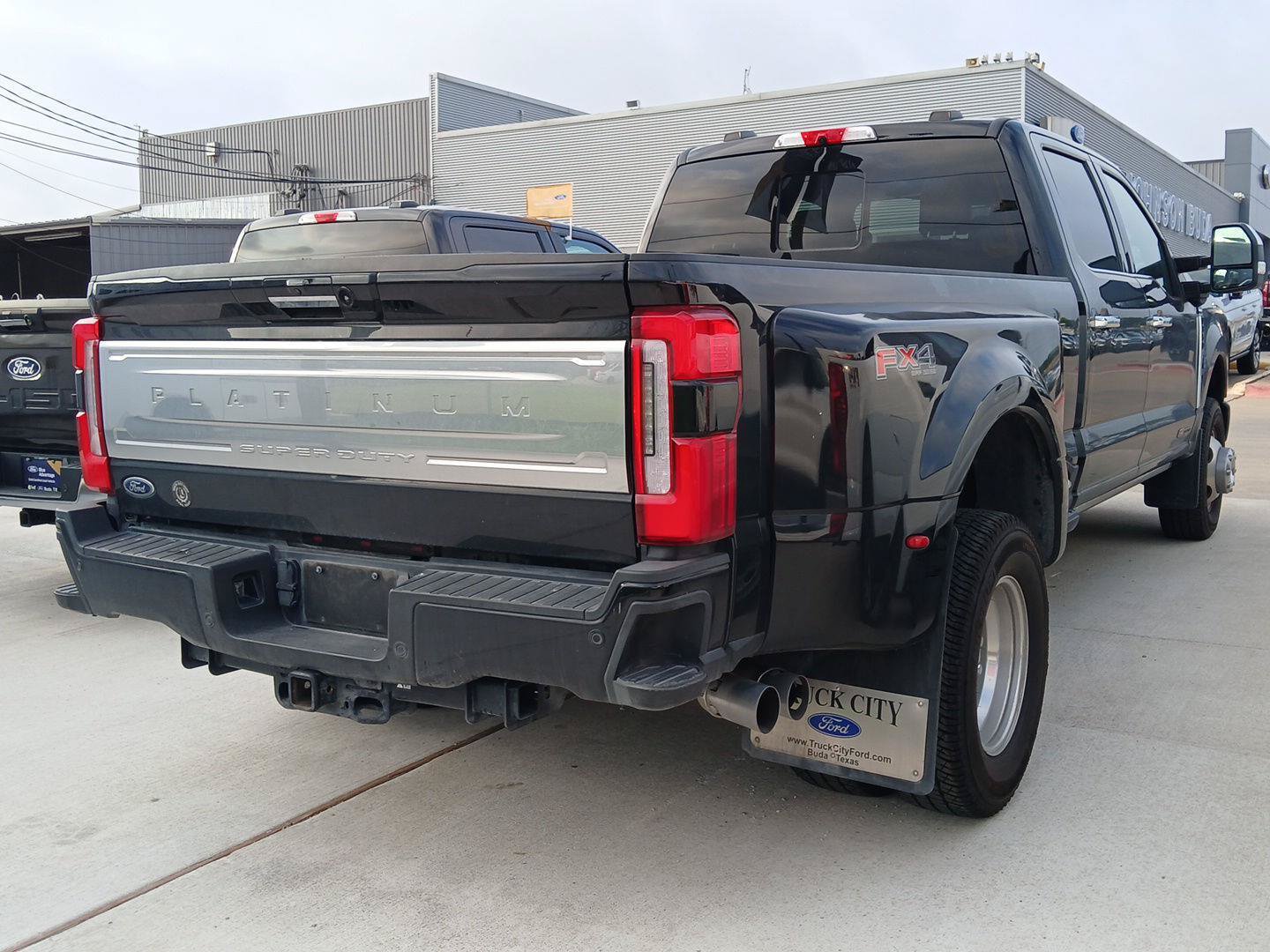 Used 2024 Ford F350 Platinum AWD/4WD image 9