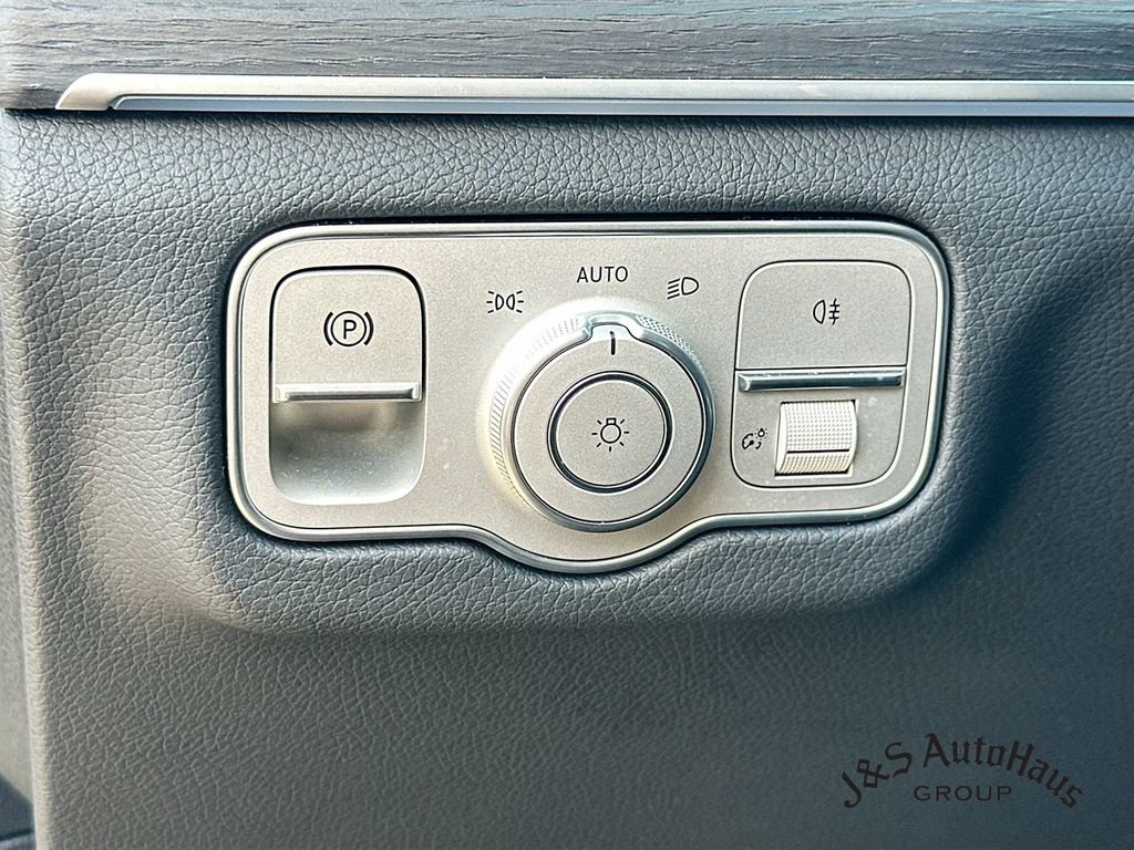 Used 2025 Mercedes-Benz GLE 450e 4MATIC image 10