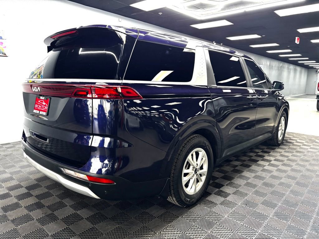 Used 2024 Kia Carnival LX FWD image 14