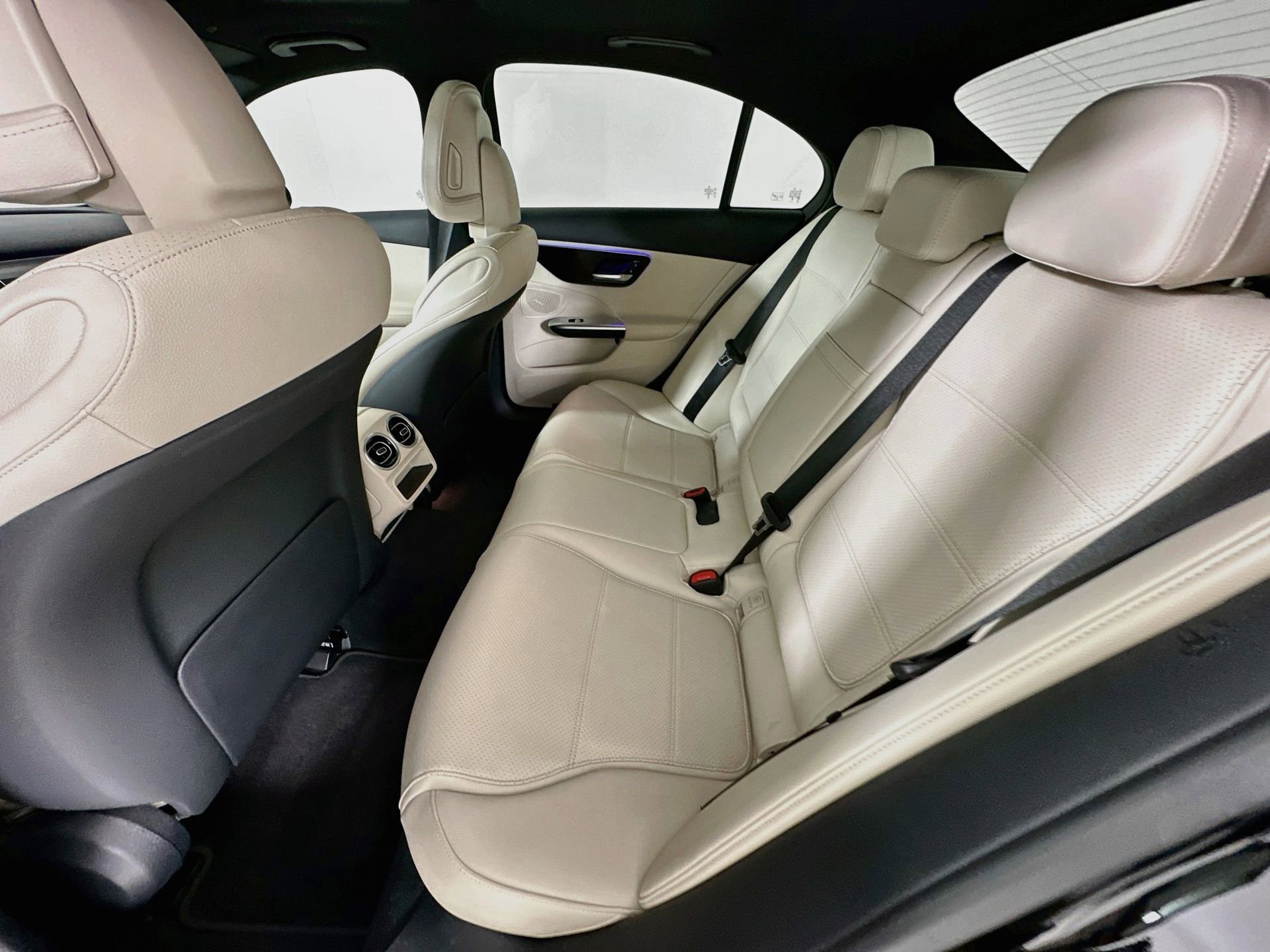 Certified 2025 Mercedes-Benz C 300 Sedan image 25